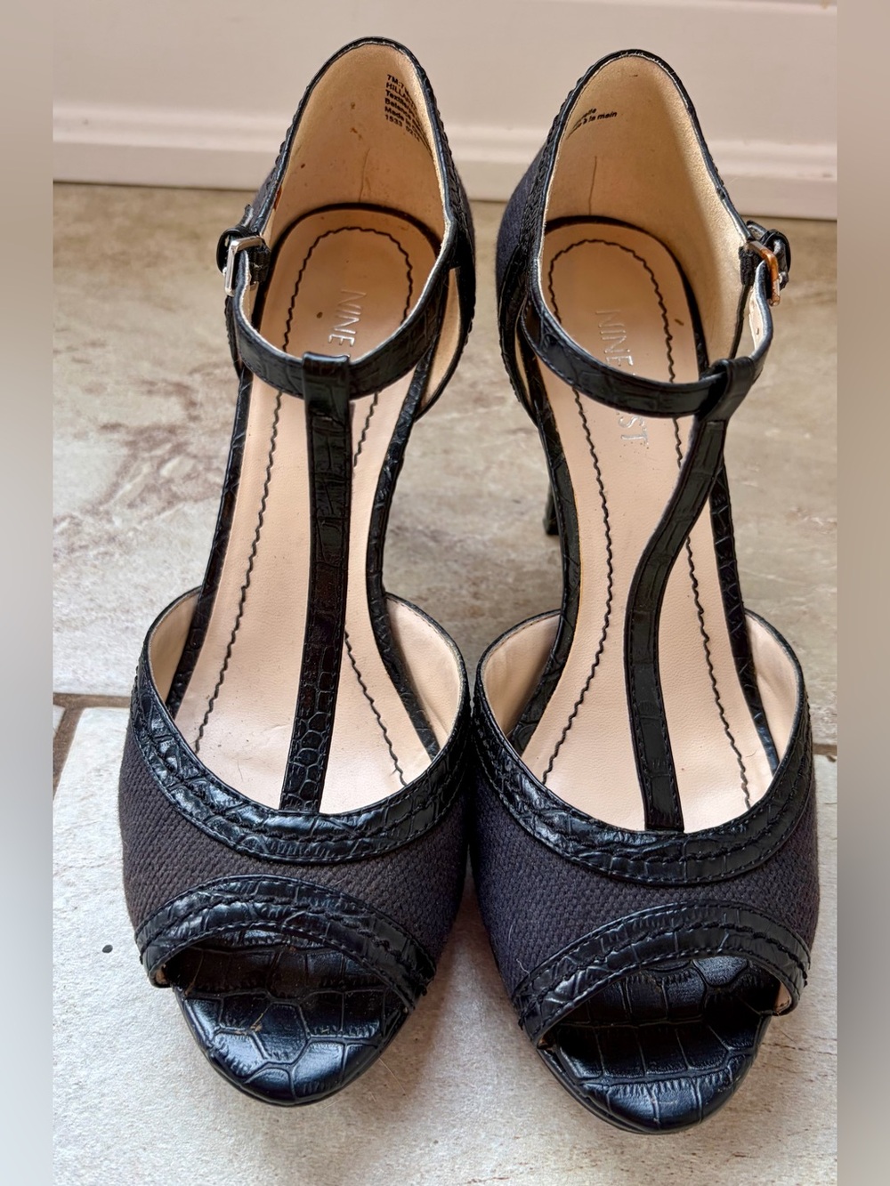 Nine West Black T-Strap Peep-Toe Heels with Croc Trim. 7M.